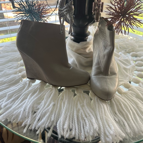 Report, leather with suede heel, ankle boot. - Picture 2 of 3